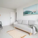 Spacious 4-Room Apartment, Near Wroclaw Airport, Free Parking *