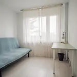 Lejlighed Spacious 4-room Apartment, Wroclaw, Near Airport, Free Parking