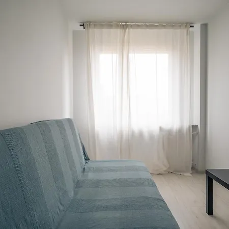 Apartmán Spacious 4-room Apartment, Wroclaw, Near Airport, Free Parking Vratislav