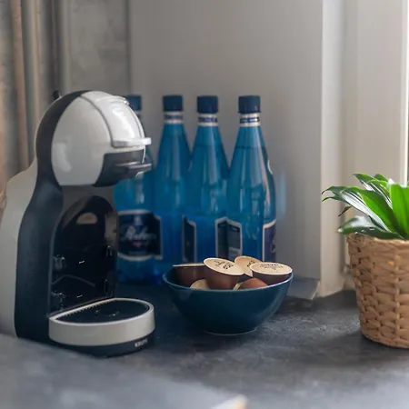Spacious 4-room Apartment, Free Parking, Near Airport Апартаменты