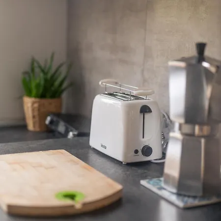 Apartmán Spacious 4-room Apartment, Wroclaw, Near Airport, Free Parking Vratislav