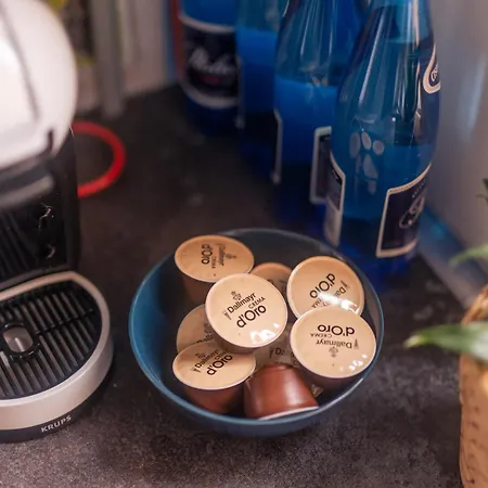 Spacious 4-room Apartment, Wroclaw, Near Airport, Free Parking