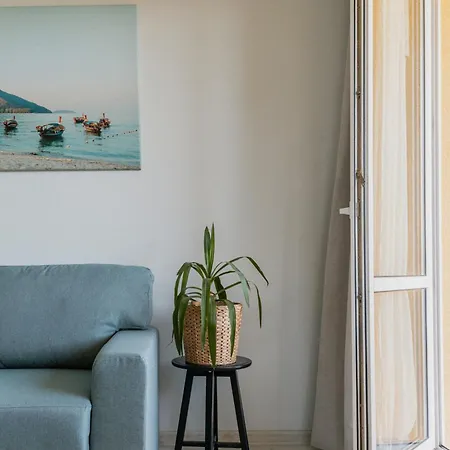 Spacious 4-Room Apartment, Free Parking, Near Wroclaw Airport 弗罗茨瓦夫