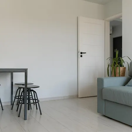 公寓 Spacious 4-Room Apartment, Free Parking, Near Wroclaw Airport
