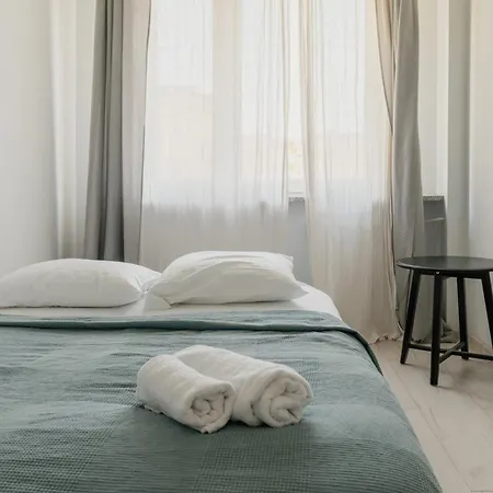 Spacious 4-Room Apartment, Free Parking, Near Wroclaw Airport 公寓 *