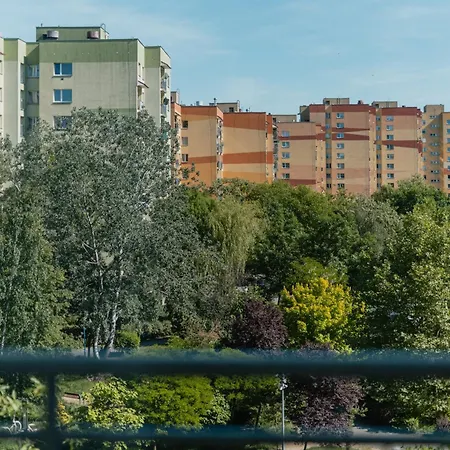 公寓 Spacious 4-Room Apartment, Free Parking, Near Wroclaw Airport 弗罗茨瓦夫