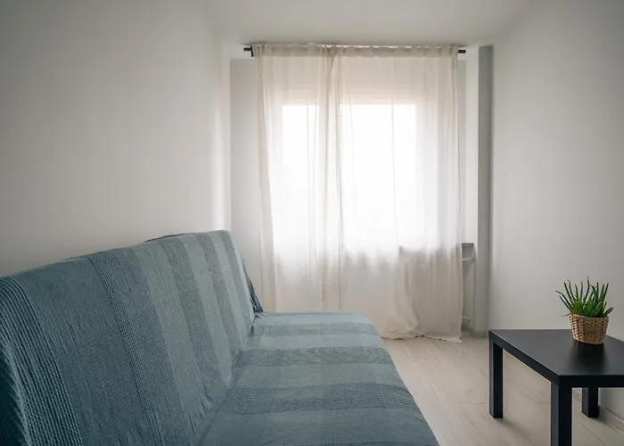 Apartmán Spacious 4-room Apartment, Wroclaw, Near Airport, Free Parking Vratislav