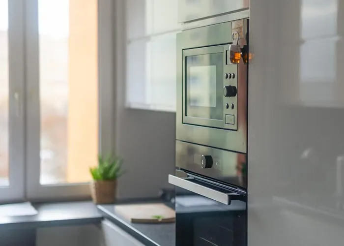 Apartmán Spacious 4-room Apartment, Wroclaw, Near Airport, Free Parking *