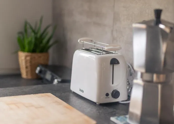 Apartmán Spacious 4-room Apartment, Wroclaw, Near Airport, Free Parking Vratislav